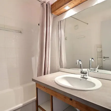 Confortable 2 Pieces + Cabine, Animaux Admis, Skis Aux Pieds - Fr-1-182a-11 Courchevel